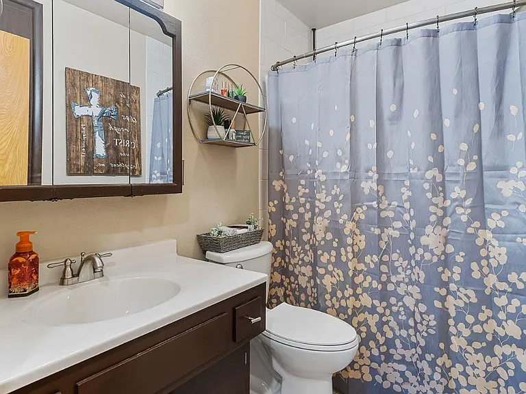 3029 Saratoga Dr — Photo 6