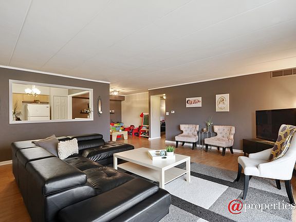 Living Room / Dining Room