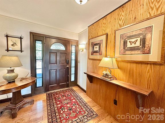 4th image of 940 Winding Creek Rd