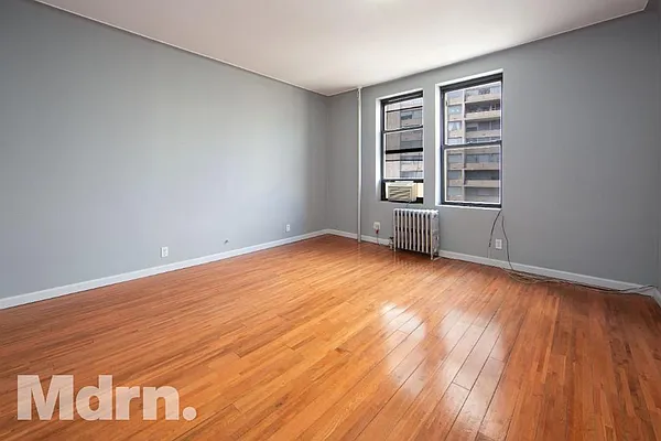 Rented by Mdrn Residential | media 29