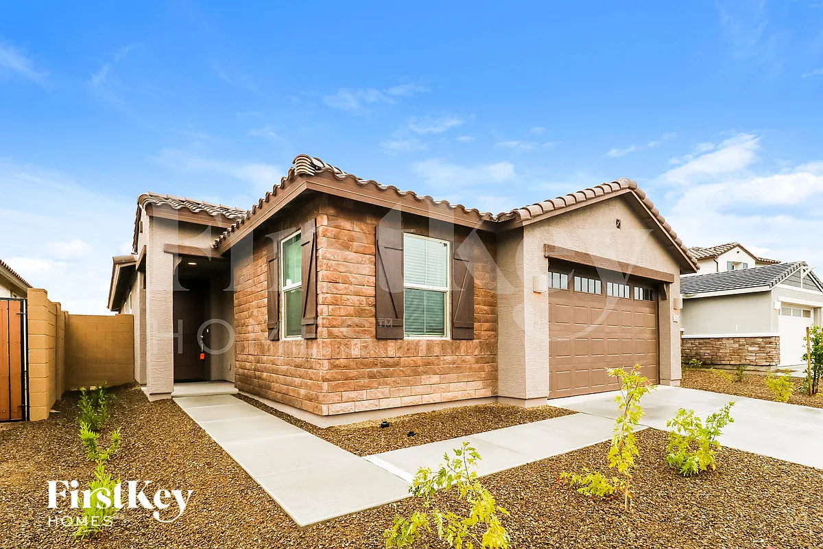 Building Photo - 12516 W Kaler Dr
