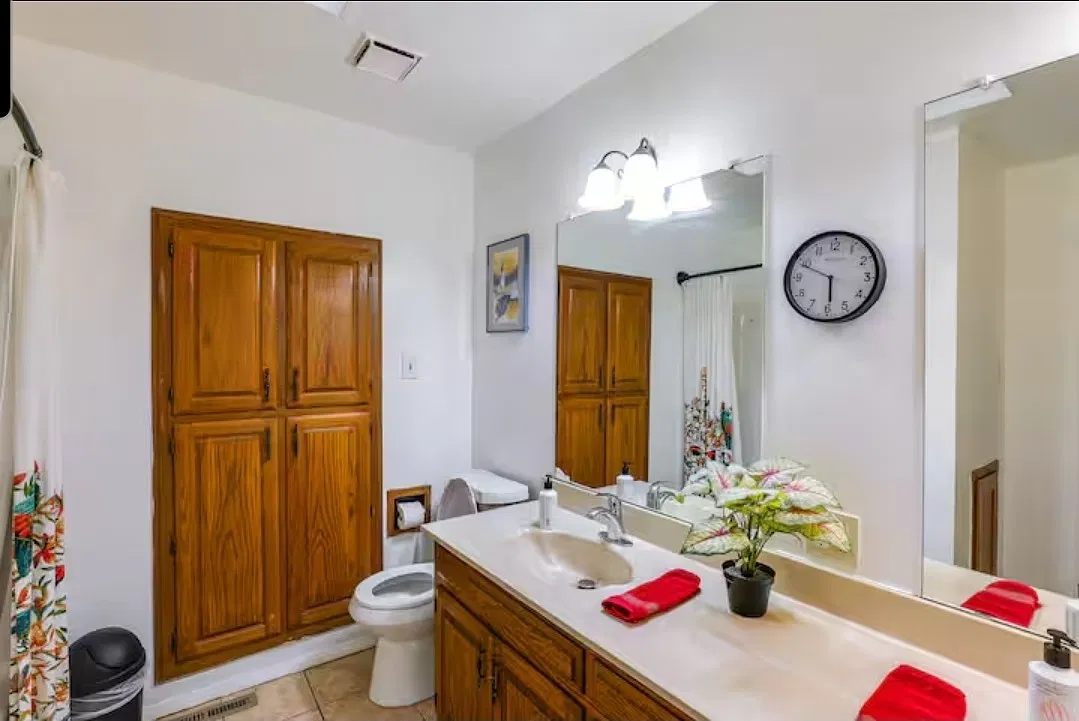 2 bed, 1000 sqft, $1,750 — Photo 4