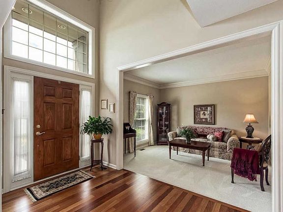 2nd image of 5766 Courtier Ct