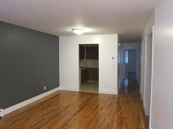 3rd image of 5 Seigel Ct #1