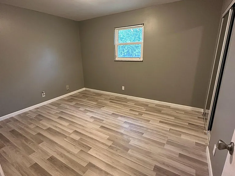 10303 Torrington Rd — Photo 6