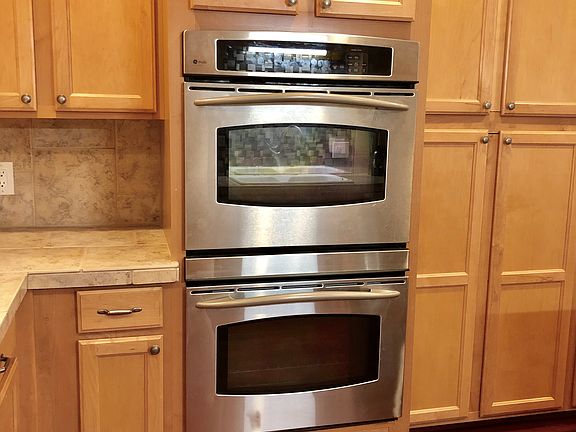 4th image of 3610 Kensington Dr