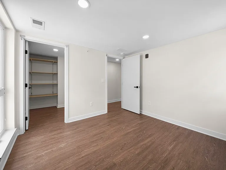 2426 Inglewood Ave — Photo 13