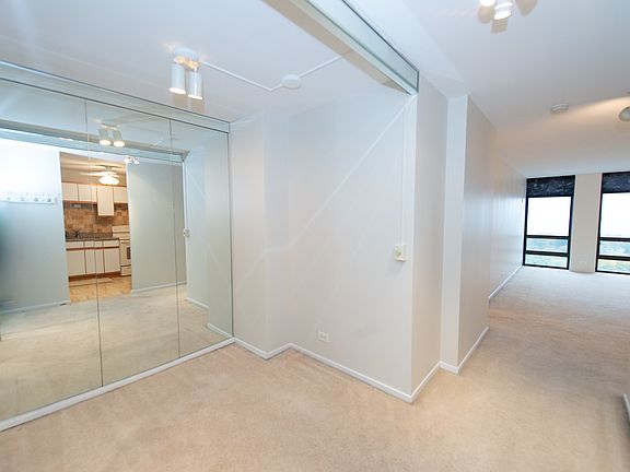 3rd image of 1660 N La Salle St #1609