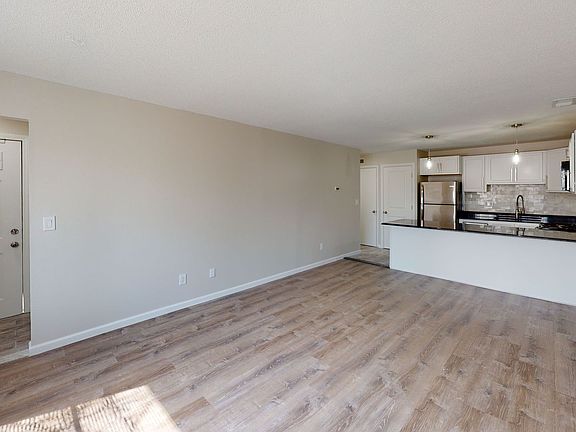 4th image of 463-465 Whalley Ave #F