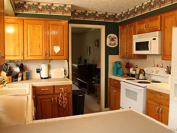 5th image of 3817 Elm Ave