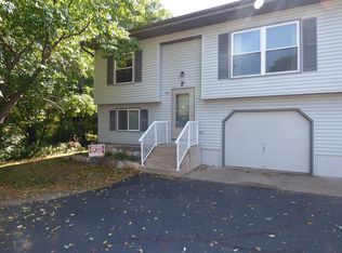760 Sandhill Point Rd APT P, Hudson, WI 54016