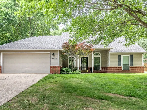 1678 N Charlee Ave, Fayetteville, AR 72703