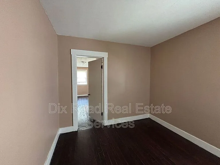 24 Lutz Ave — Photo 21