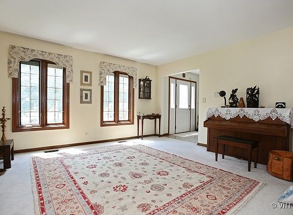 3rd image of 5719 Deer Creek Ln