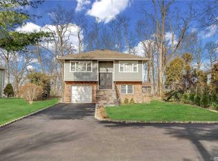 21 Lamarcus Ave, Glen Cove, NY 11542