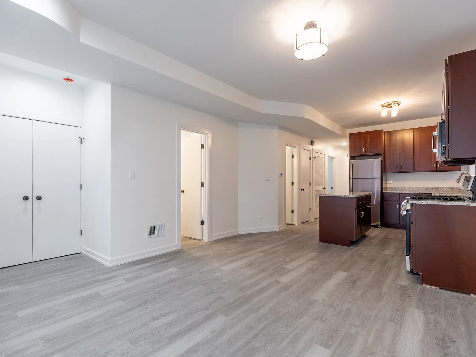 3 bed, 1.5 bath, $2,050 — Photo 2