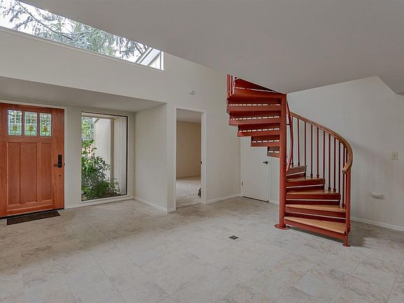 3rd image of 653 Bianco Ct
