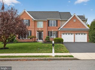 213 Barkay Xing, Lititz, PA 17543