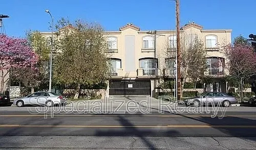 5716 Whitsett Ave Photo 1