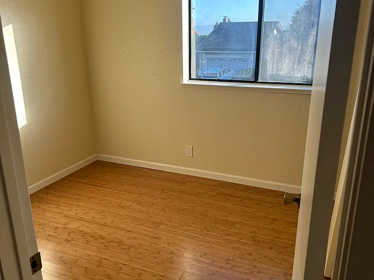 16962 Columbia Dr — Photo 18