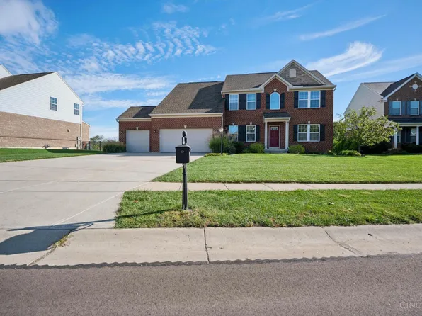 9756 Crooked Creek Dr, Centerville, OH 45458