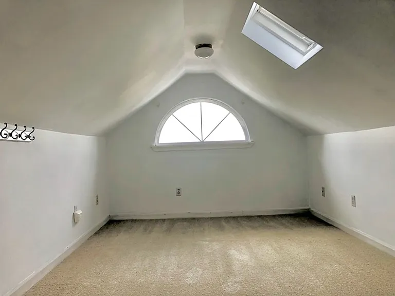 520 Mill Ave S — Photo 5