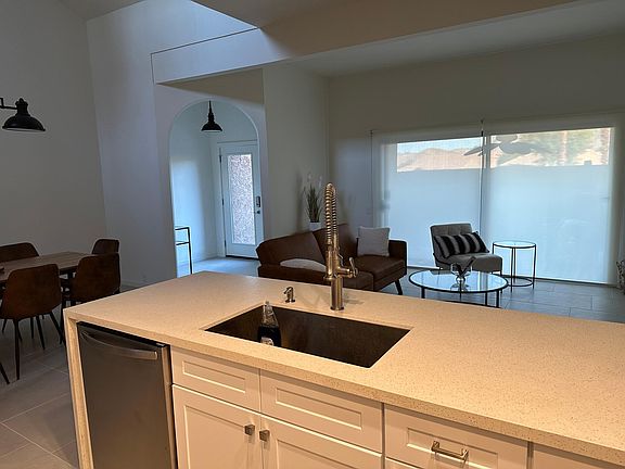 5th image of 49073 Mariposa Dr