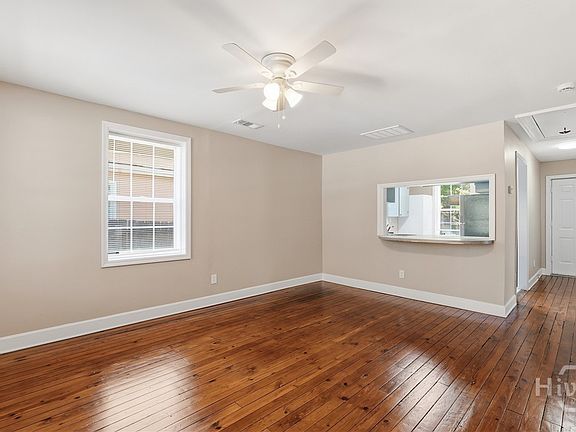3rd image of 305 Treat Avenue