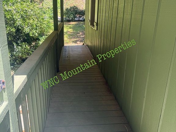2nd image of 241 Lakewood Dr #B