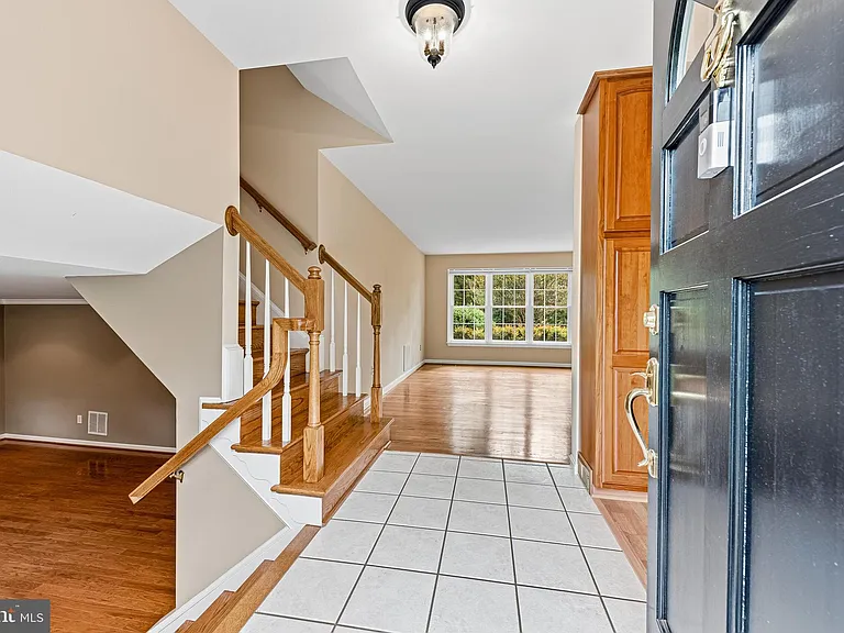 1432 Filene Ct — Photo 2