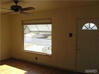 3rd image of 3287 Macklind Ave