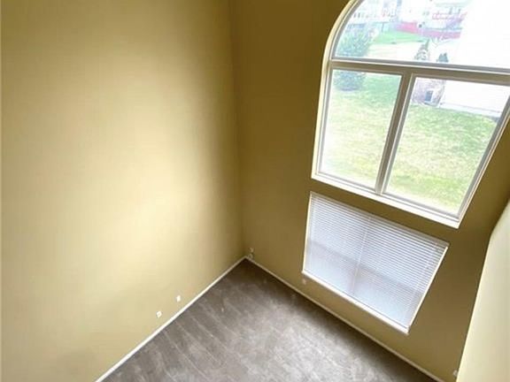 4th image of 311 Bucknell Ct