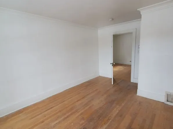 2137 N 47th St, Milwaukee, WI 53208