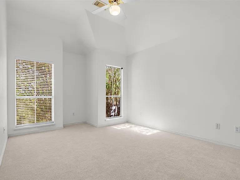 4916 Travis St — Photo 20
