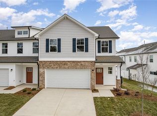 908 Cannon Crossing Cir, Greensboro, NC 27410