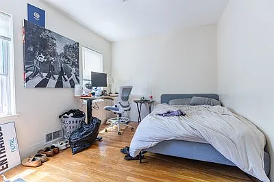 218 W 8th St #3 — Photo 5
