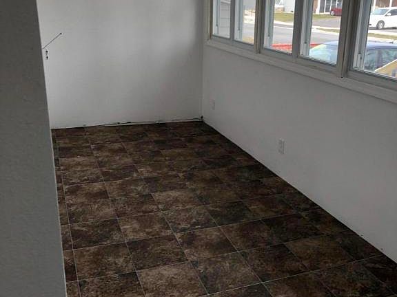 3rd image of 102 E Jefferson St