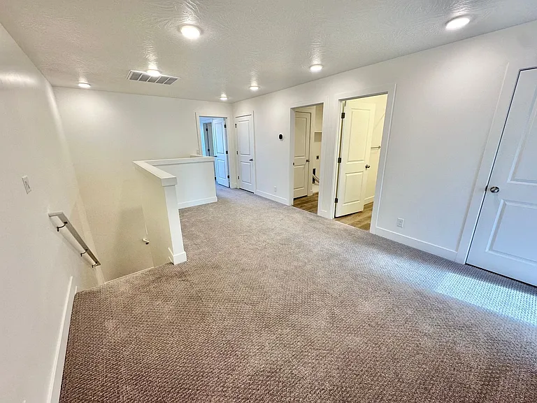 648 W Vermillion Wind Ln — Photo 11