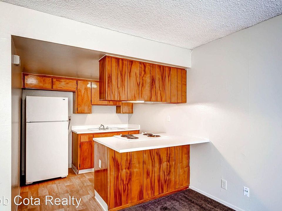 2nd image of 218 W Clemmens Ln #19