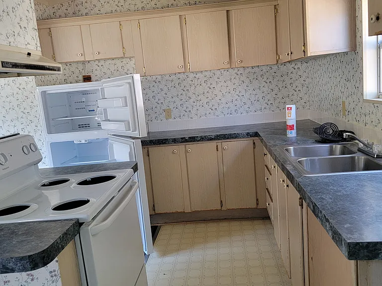 926 Hollywood Dr #7 — Photo 5