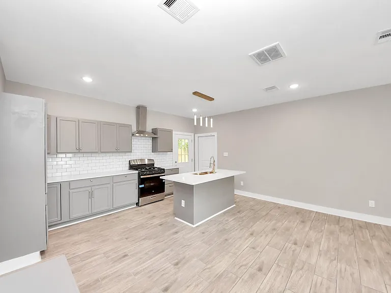 2608 Campbell St #A — Photo 17