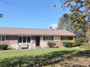 115 Colonial Heights Dr, Marion, VA 24354