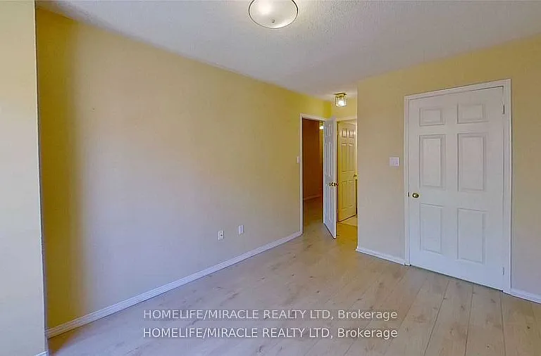 887 Bay St #304 — Photo 20