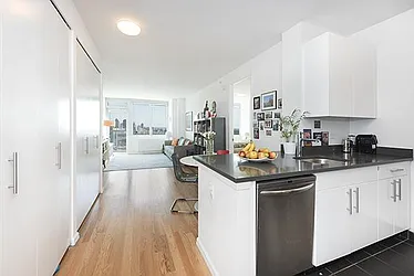 Rented by Space Marketing Shop