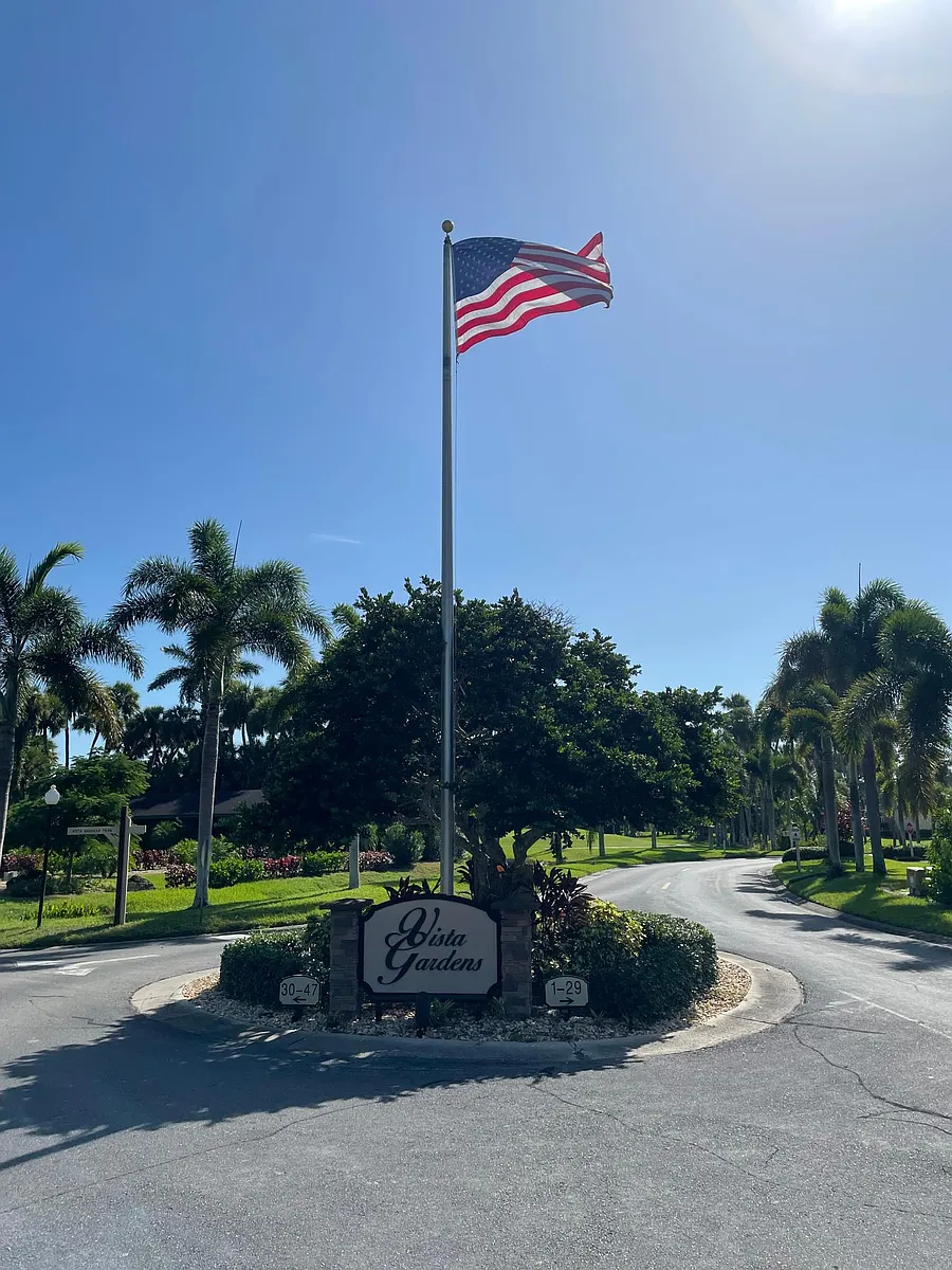Beautiful entrance to the Vista Gardens community. - 37 Vista Gardens Trl #106