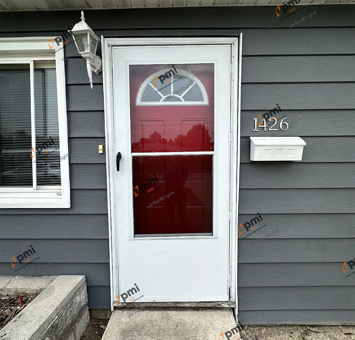 3 bed, 1.0 bath, 1372 sqft, $1,295 — Photo 3