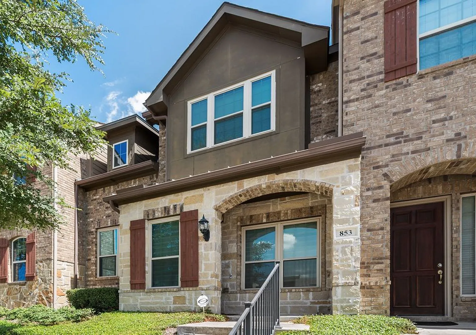 **Suburban Elegance in the Heart of Richardson** — Photo 4