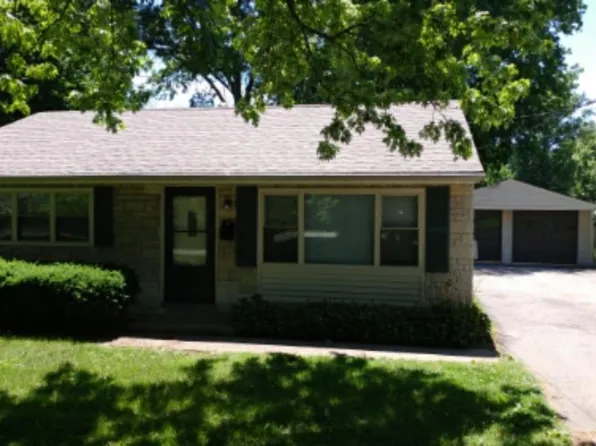 1852 Heaton Rd, Shively, KY 40216
