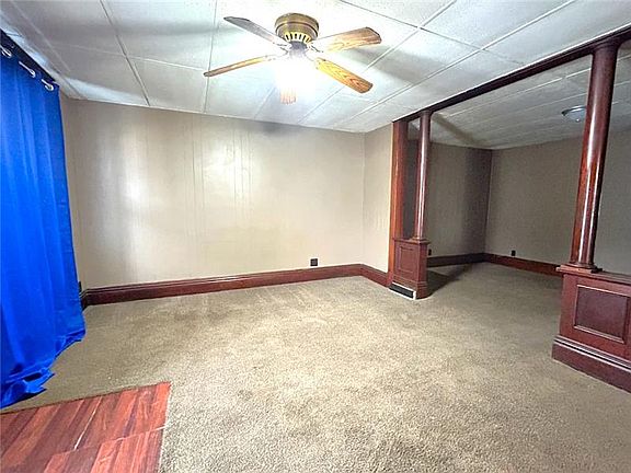 3rd image of 214 W Warren St