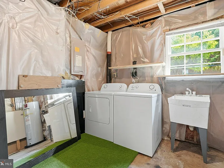 8031 Sleepy View Ln — Photo 40